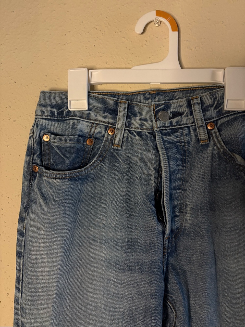 Levi's Women's Straight Leg Jeans in Light Blue Denim
